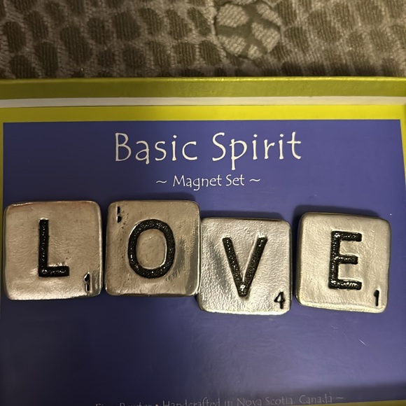 Magnets - Picture 2 of 3